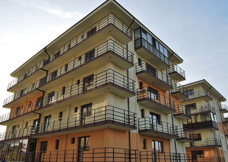 2 camere, Decomandate, Etaj 1, 5 minute Metrou - 58 mp