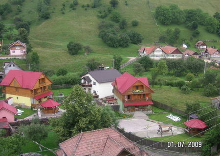 2 pensiuni si o casa