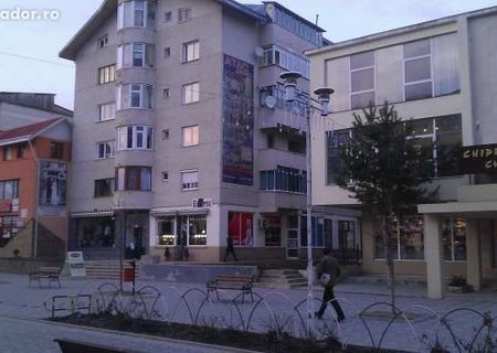 3 cam. ultracentral de vanzare sau schimb cu ap. 2 cam. 3 cam. ultracentral de vanzare sau schimb cu ap. 2 cam.