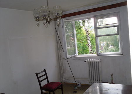 3 camere astra 50mp etaj 2 liber 34500euro