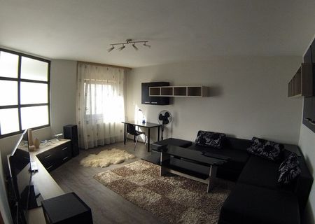 3 decomandate 81mp trilateral mansardabil renovat modern