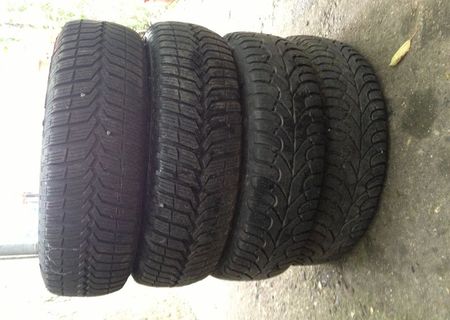 4 cauciucuri de iarna de Ford ka
