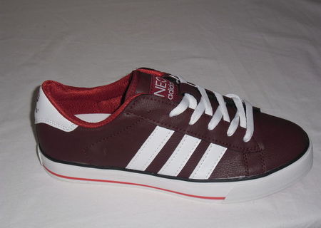 Adidas neo alb -rosu alb -N visiniu -alb