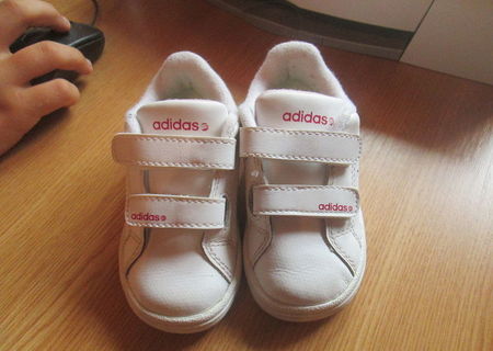 Adidasi adidas originali neo