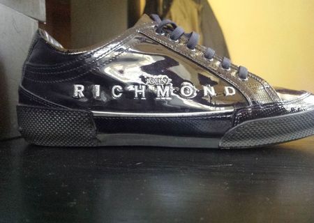 Adidasi John Richmond originali