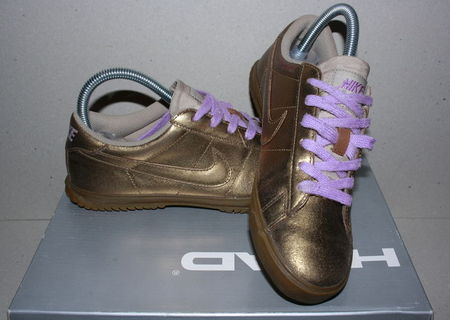 Adidasi Nike