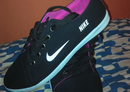 Adidasi NIKE dama