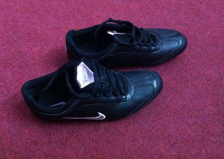 Adidasi NIKE originali dama