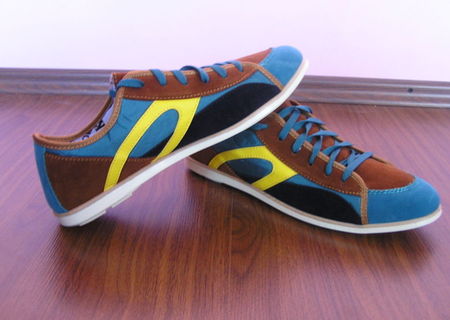 ADIDASI SLIM FIT  JAMAICAN RUNNER asemanatori BERSHKA