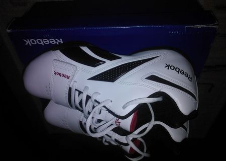 Adidasi sport Reebok