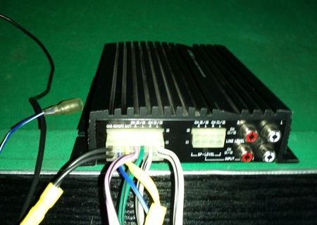 Amplificator auto ALPINE 45W rms Amplificator auto ALPINE 45W rms