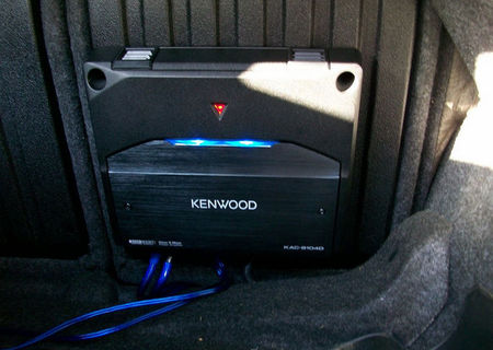 Amplificator auto Kenwood KAC- 8104D Amplificator auto Kenwood KAC- 8104D