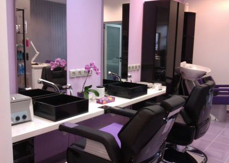 Angajam tehnician unghii si hairstylist/ coafeza Angajam tehnician unghii si hairstylist/ coafeza