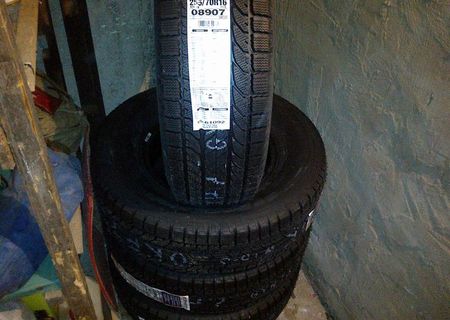 Anvelope Iarna Noi 255/70R16    4Buc.