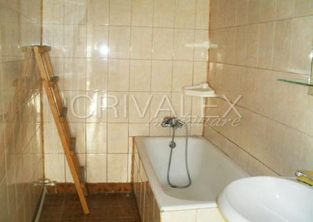 AP 2 CAMERE 1 MAI DOMENII -  LA CURTE