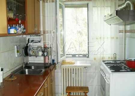 AP 3 CAMERE TITAN POLICLINICA