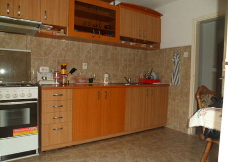 ap. cu 3 camere, cf.sporit, in cart ,manastur, decomandat , et. intermediar