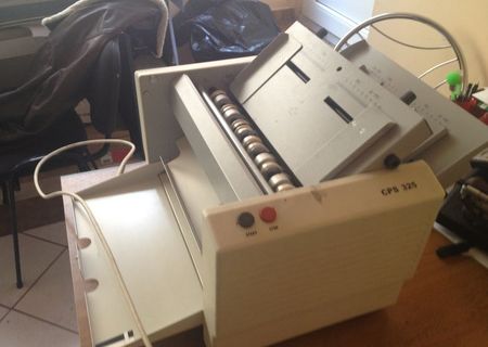 Aparat taiat carti de vizita automat