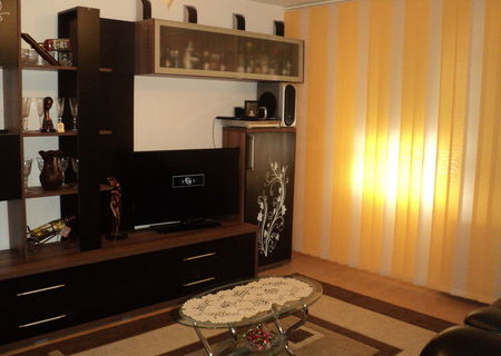 Apart 3 cam poarta 6