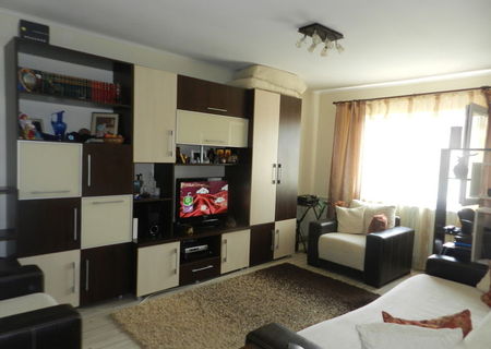 Apartament  2 camere , decomandat - Navodari