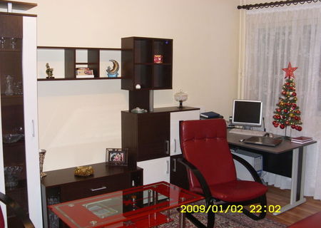 apartament 2 camere, decomandat, vest