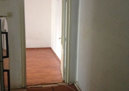 Apartament 2 camere, Tractorul, 180 euro