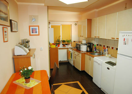 Apartament 3 camere, 75mp, Tractorul