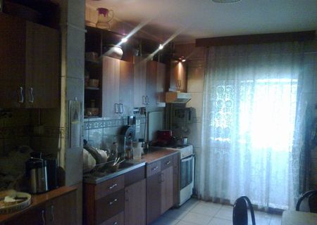 Apartament 3 camere 88 mp