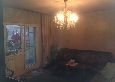 Apartament 3 camere de vanzare in Podgoria Apartament 3 camere de vanzare in Podgoria