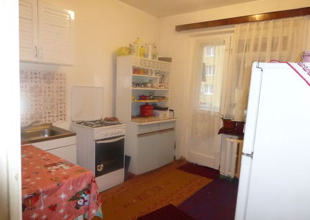 apartament 3 camere de vanzare Vitan