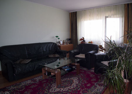 apartament 3 camere decomandate onesti zona f buna