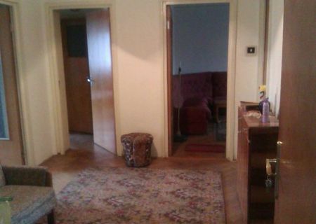 Apartament 3 camere, garaj, boxa, etaj 2, Imparat Traian