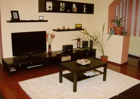 Apartament 3 camere+ garaj langa bloc. Pozele sun reale.