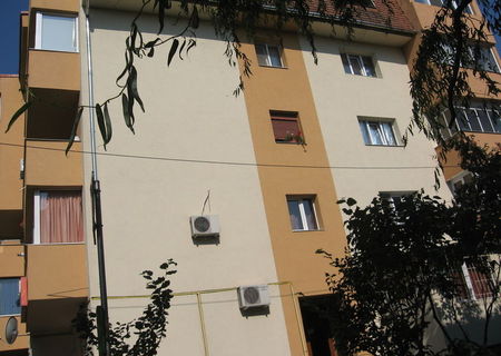 Apartament 3 camere in bloc reabilitat termic.Centrala proprie Apartament 3 camere in bloc reabilitat termic.Centrala proprie