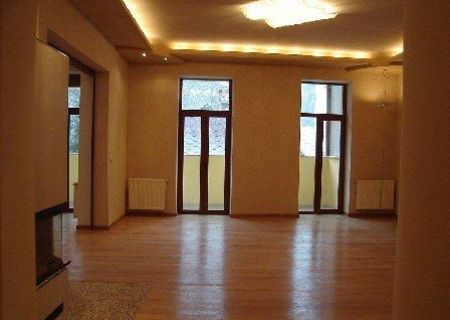 Apartament 3 camere lux, 200 mp, Centrul vechi