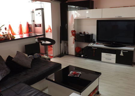 Apartament 3 camere- lux Girocului