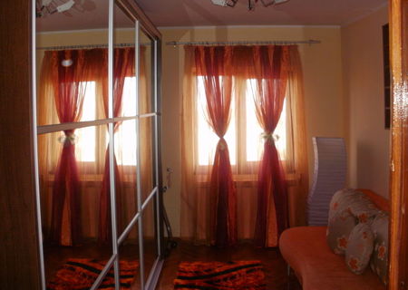 Apartament 3 camere Piata Centrala