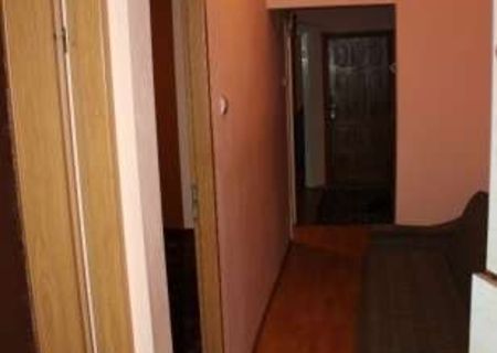 Apartament 3 camere, zona Zimbru