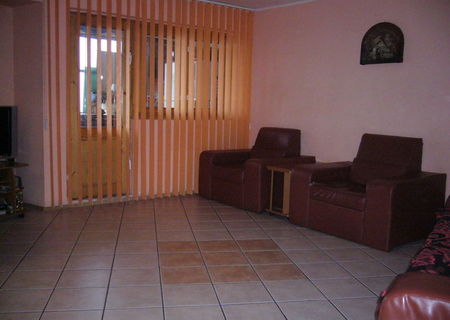 apartament  4 camere de vanzare