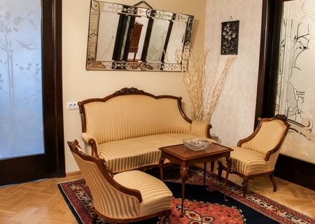 APARTAMENT 4 CAMERE (SALA PALATULUI)