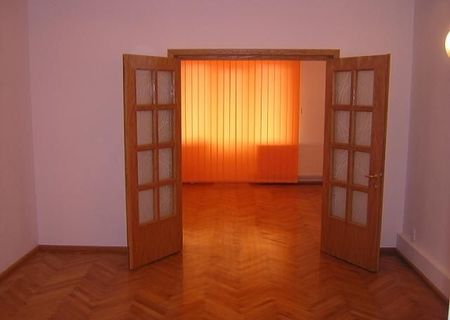 apartament 4 camere superfinisat in vila la Unirii (Fantani) - etaj 2