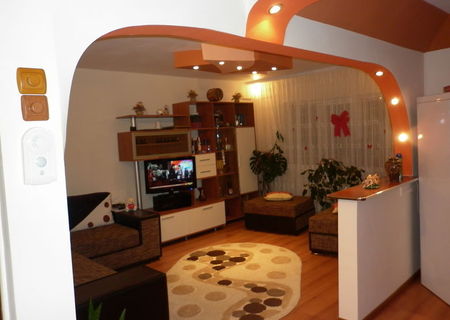 Apartament cu 3 camere (vand/schimb)