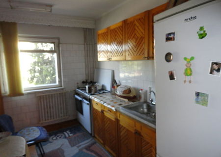 apartament cu 4 camere de inchiriat