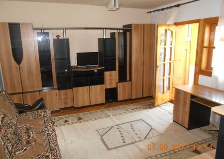 Apartament cu trei camere etaj 1