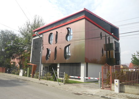 Apartament de lux cu gradina privata