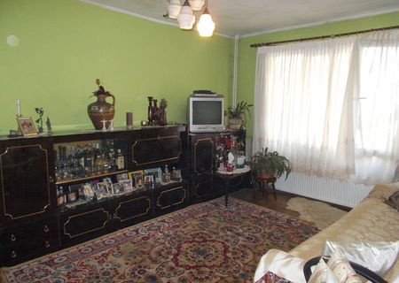 Apartament de vanzare 3 camere Zona Tudor