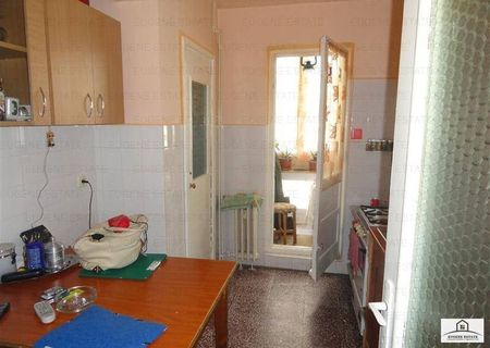Apartament de vanzare, zona dacia cu 3 camere
