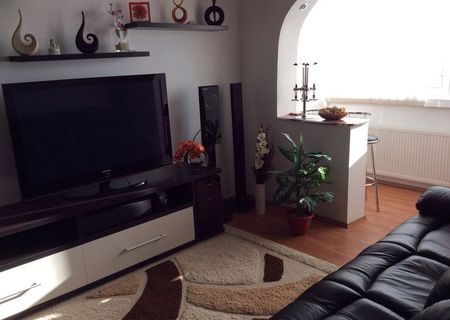 Apartament doua camere de vanzare