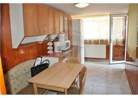 Apartament in casa str Bujorului