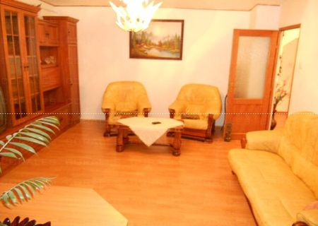 Apartament Mircea cel batran 3 camere decomandate etaj 4